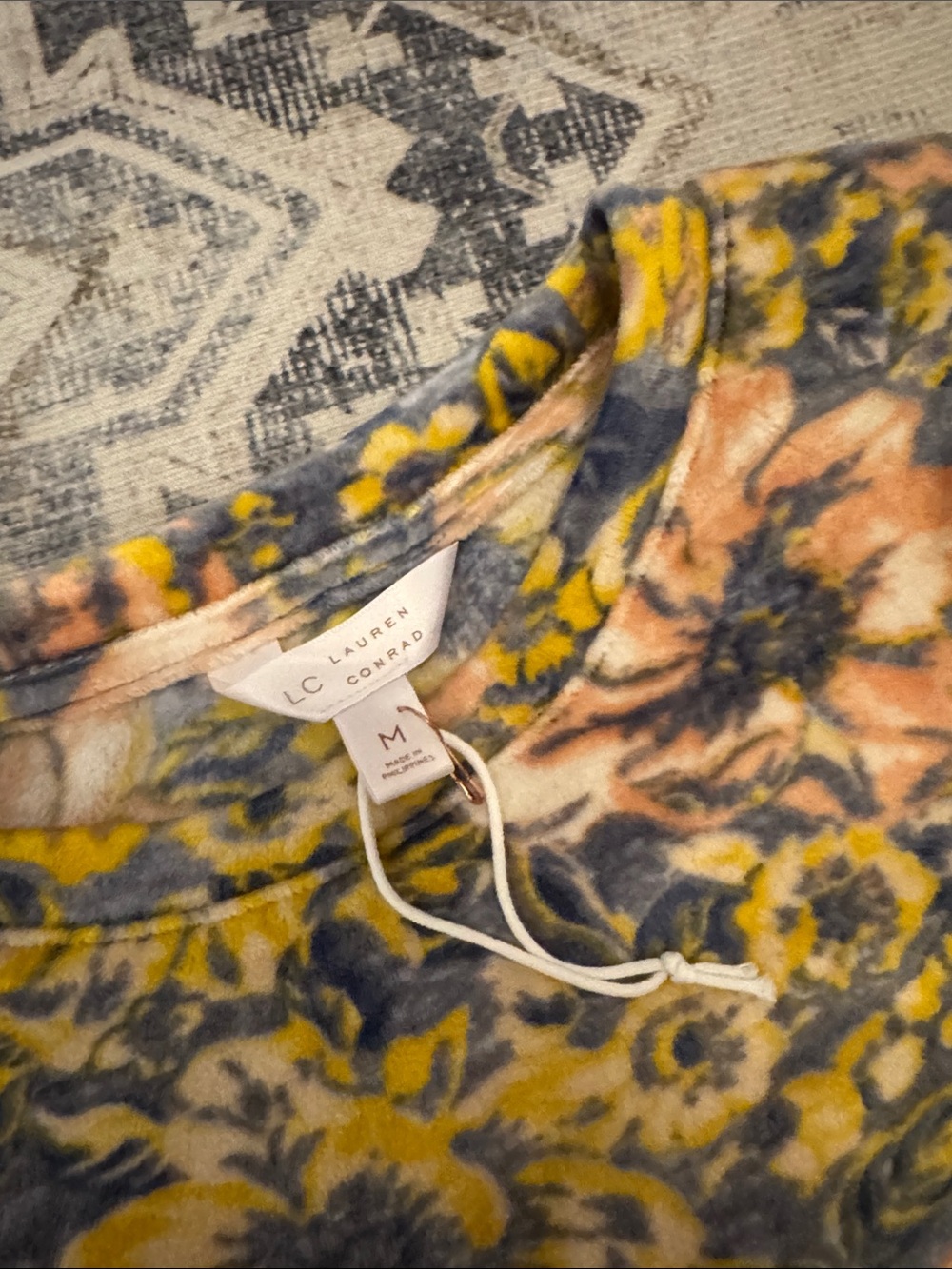 LC Lauren Conrad Floral Velour Ruffle Shoulder Sweatshirt Medium - Picture 2 of 3